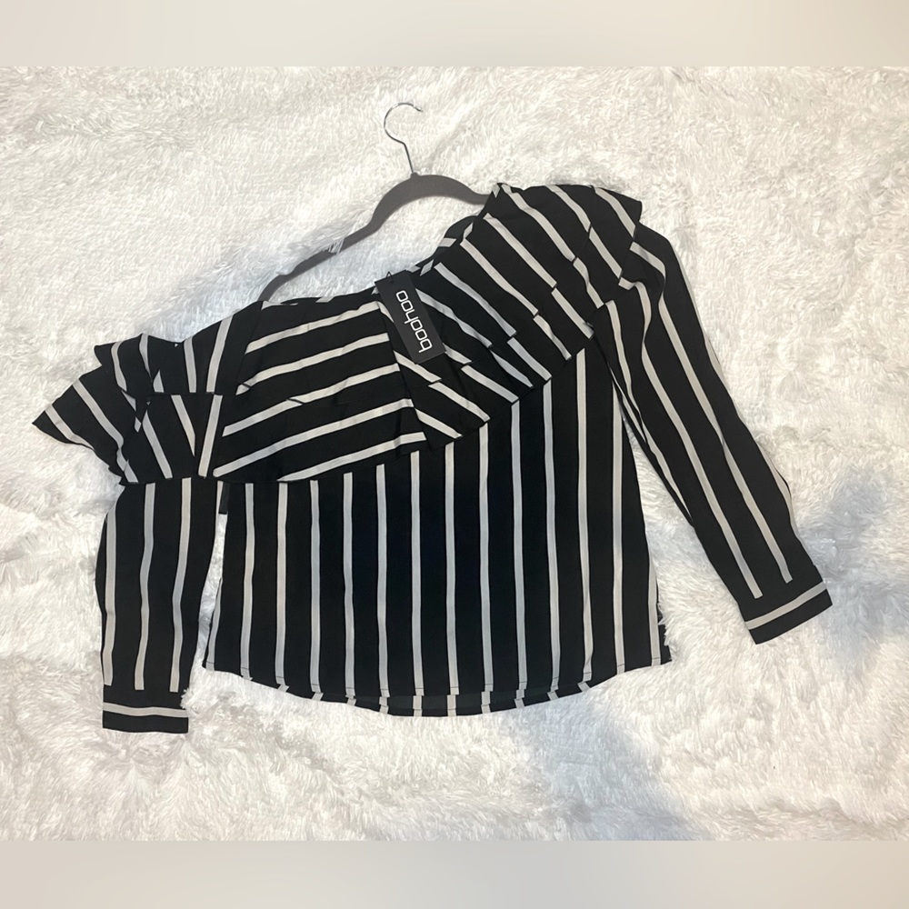 *Brand New* Striped Off the Shoulder Ruffled Top